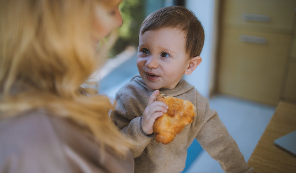8 najčešćih grešaka kod hranjenja dece