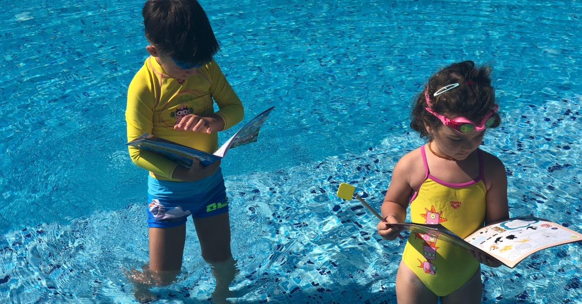 Kako plivanje priprema decu za školu