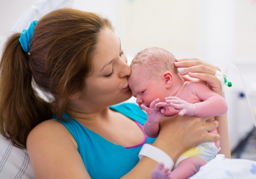'Vau, kolika beba': Lepo iskustvo jedne mlade mame sa porođaja