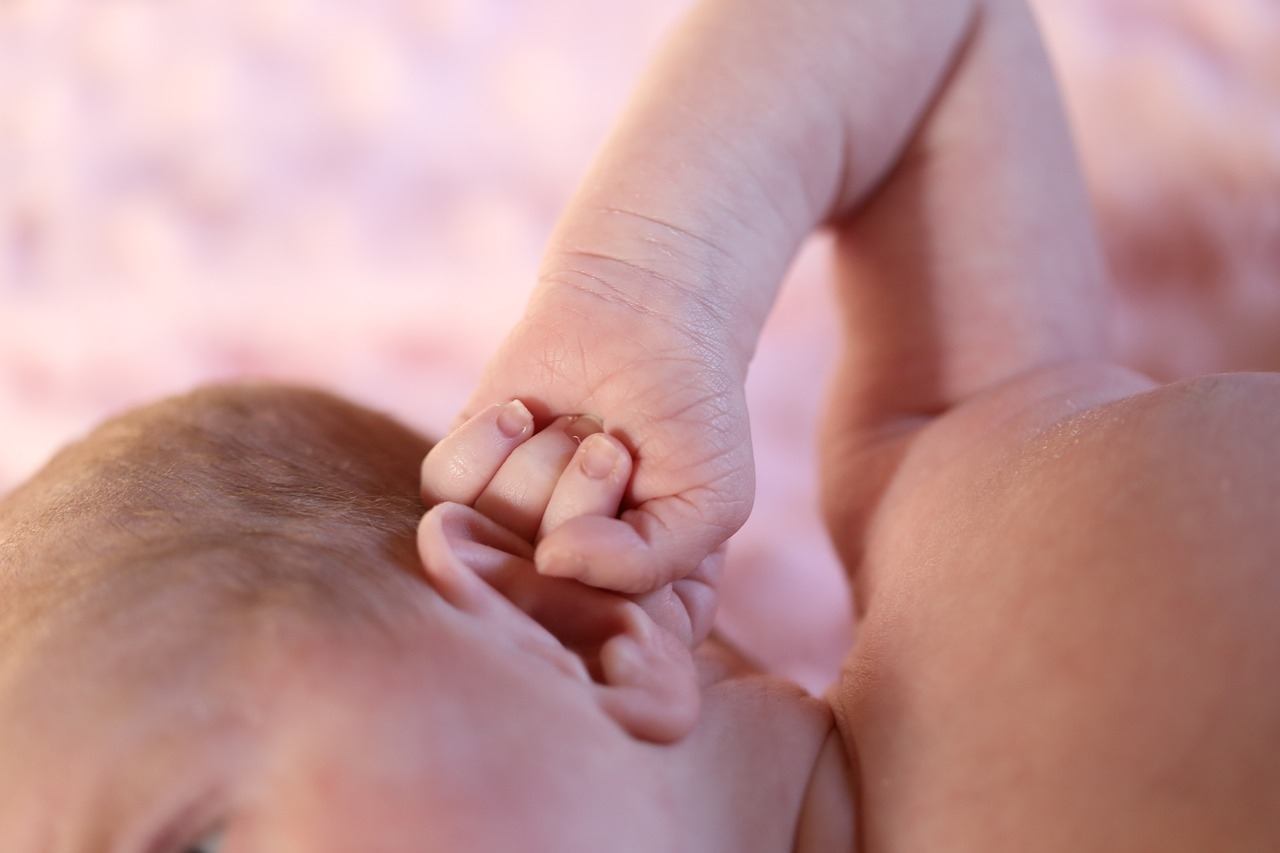Doktori mogu da predvide da li će beba biti levoruka ili desnoruka