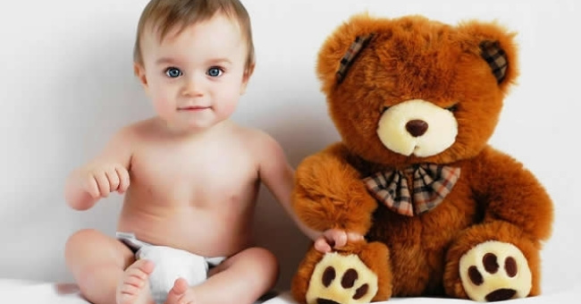 Razvoj bebe od šest meseci do godinu dana