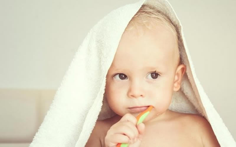 Kada i kako započeti oralnu higijenu kod beba