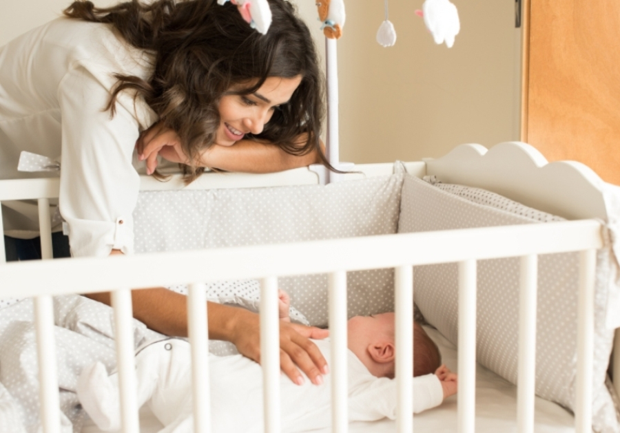 Šta je najsigurnije za moju bebu dok spava - 8 pitanja koja muče roditelje