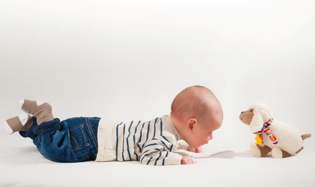 Zašto je važno da beba boravi na podu /ravnoj podlozi