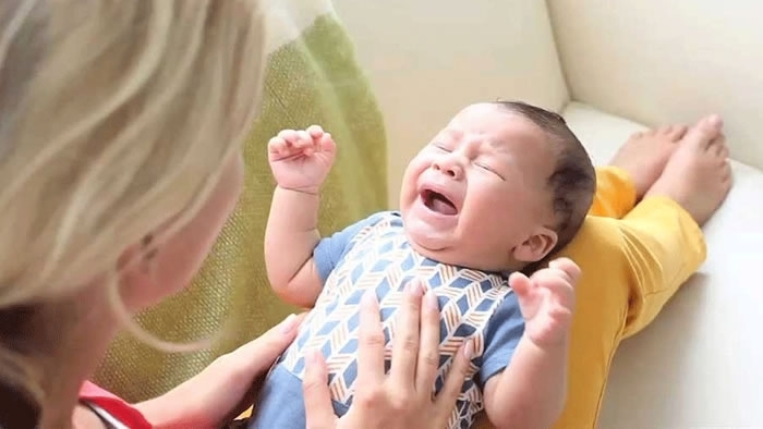 Deset korisnih saveta za suzbijanje grčeva kod beba